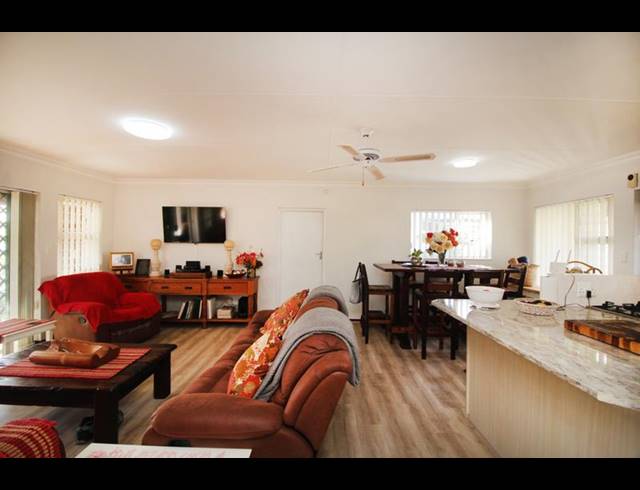 3 BEDROOM HOUSE FOR SALE IN FRAAIUITSIG